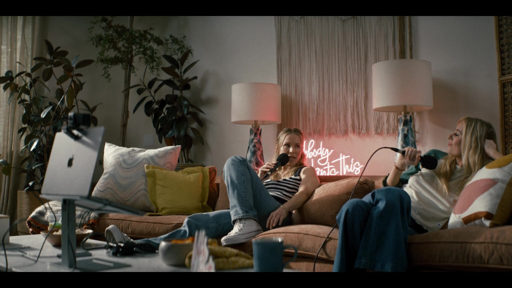 Apple MacBook and Converse Shoes in Nobody Wants This S01E01 (2024) (Image 2)