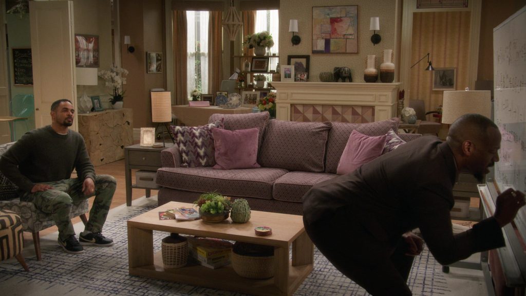 Apple iMac, Nike Shoes in Poppas House S01E14 “Melvin” (2025) (Image 1)