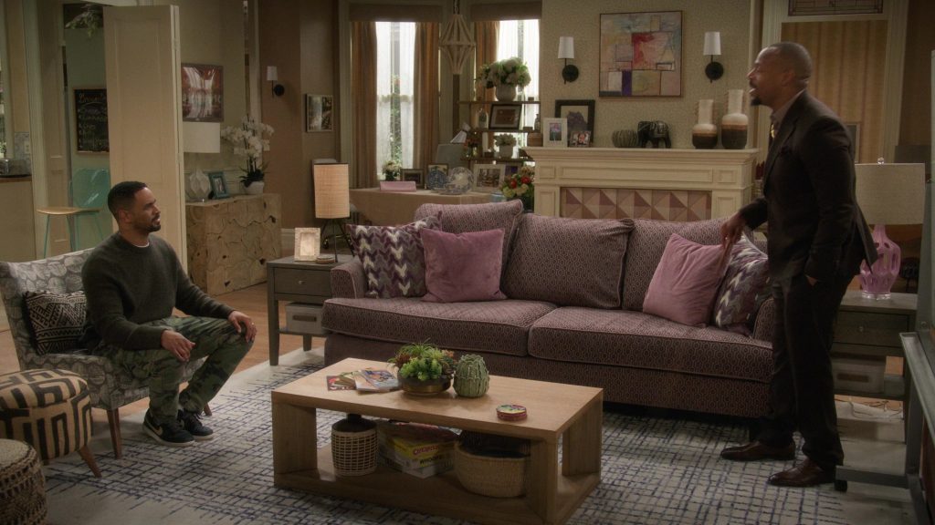 Apple iMac, Nike Shoes in Poppas House S01E14 “Melvin” (2025) (Image 2)