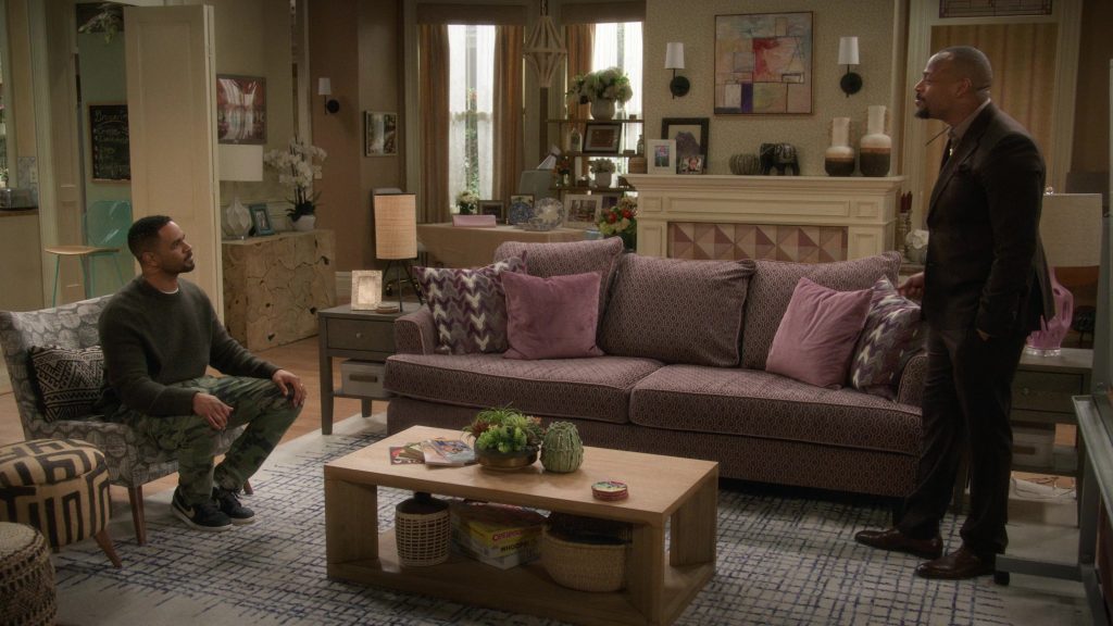 Apple iMac, Nike Shoes in Poppas House S01E14 “Melvin” (2025) (Image 3)
