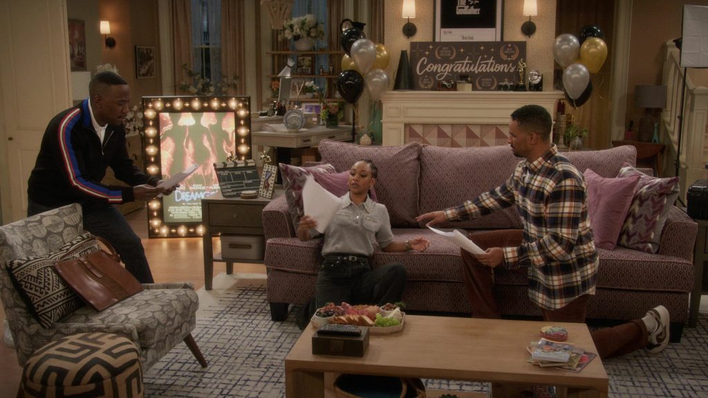 Apple iMac and Nike Sneakers in Poppa's House S01E10 “Elevator Friend” (2025) (Image 15)