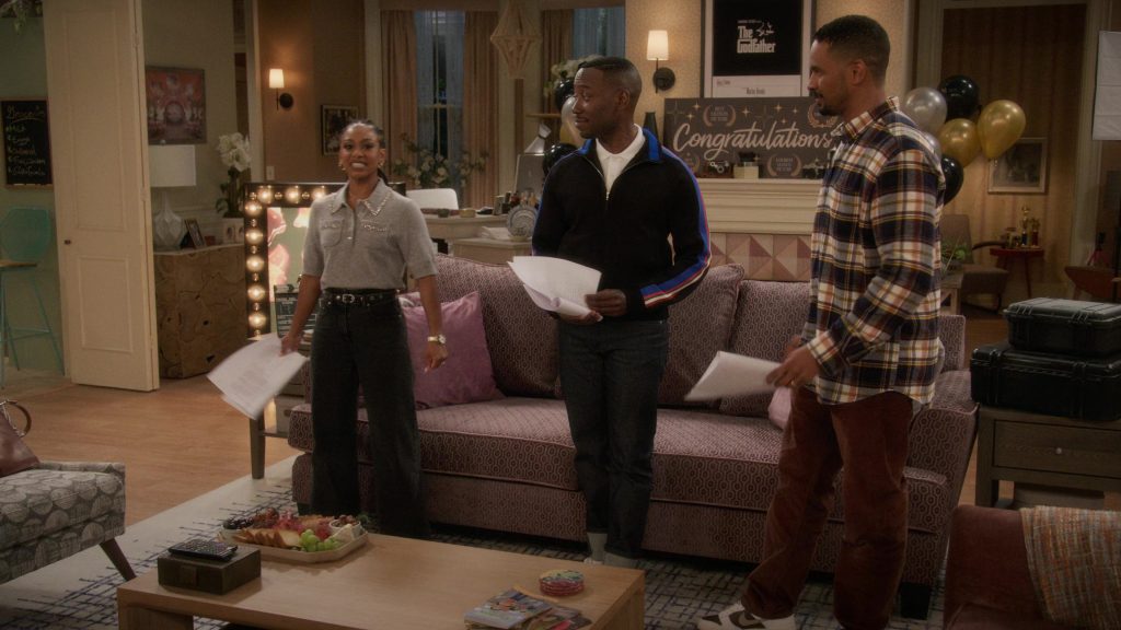 Apple iMac and Nike Sneakers in Poppa's House S01E10 “Elevator Friend” (2025) (Image 18)
