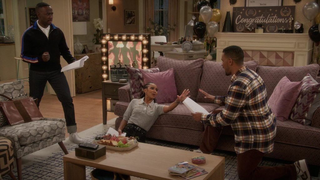 Apple iMac and Nike Sneakers in Poppa's House S01E10 “Elevator Friend” (2025) (Image 25)