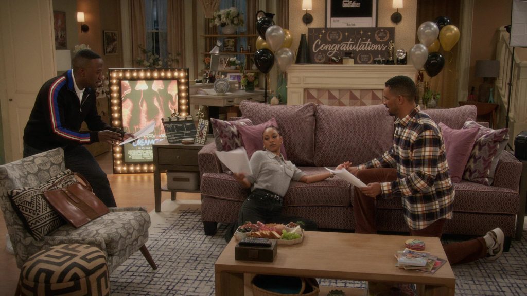 Apple iMac and Nike Sneakers in Poppa's House S01E10 “Elevator Friend” (2025) (Image 27)