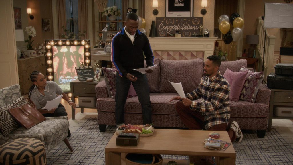 Apple iMac and Nike Sneakers in Poppa's House S01E10 “Elevator Friend” (2025) (Image 28)