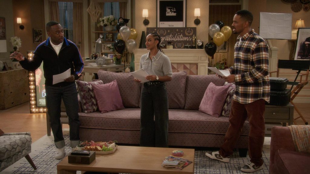 Apple iMac and Nike Sneakers in Poppa's House S01E10 “Elevator Friend” (2025) (Image 30)
