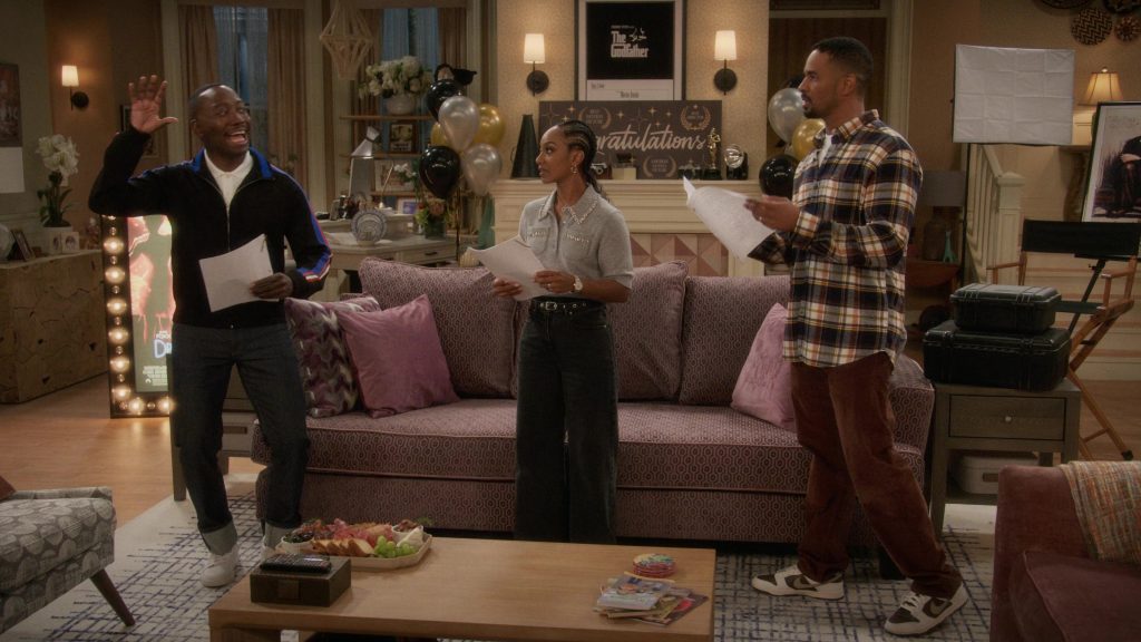 Apple iMac and Nike Sneakers in Poppa's House S01E10 “Elevator Friend” (2025) (Image 31)