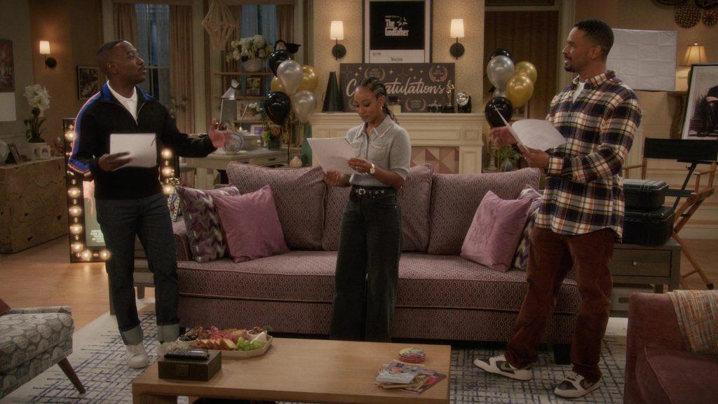 Apple iMac and Nike Sneakers in Poppa's House S01E10 “Elevator Friend” (2025) (Image 33)