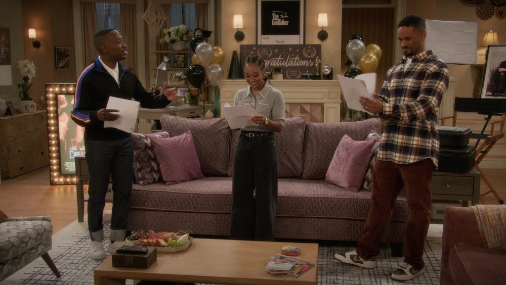 Apple iMac and Nike Sneakers in Poppa's House S01E10 “Elevator Friend” (2025) (Image 34)