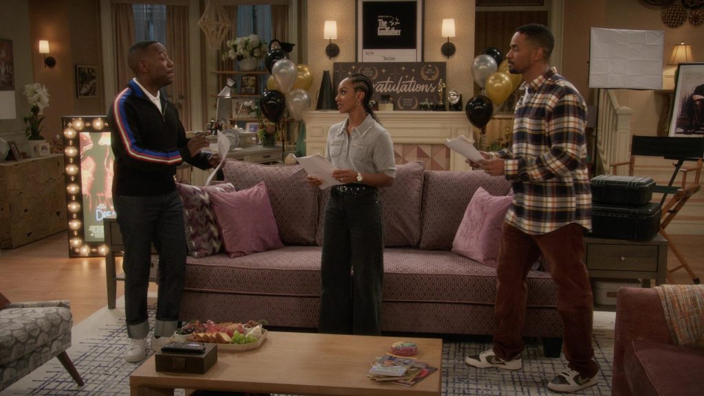 Apple iMac and Nike Sneakers in Poppa's House S01E10 “Elevator Friend” (2025) (Image 42)