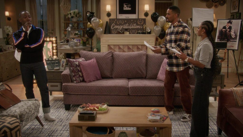 Apple iMac and Nike Sneakers in Poppa's House S01E10 “Elevator Friend” (2025) (Image 46)