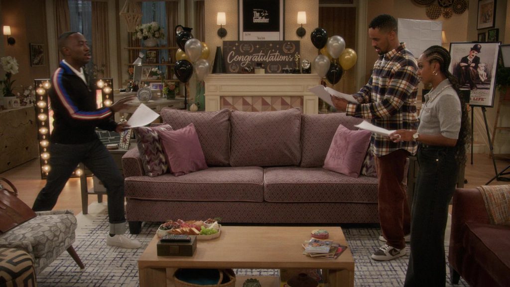 Apple iMac and Nike Sneakers in Poppa's House S01E10 “Elevator Friend” (2025) (Image 49)