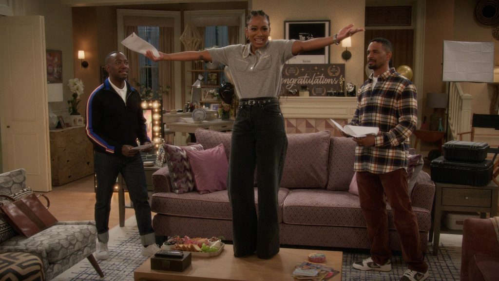 Apple iMac and Nike Sneakers in Poppa's House S01E10 “Elevator Friend” (2025) (Image 54)
