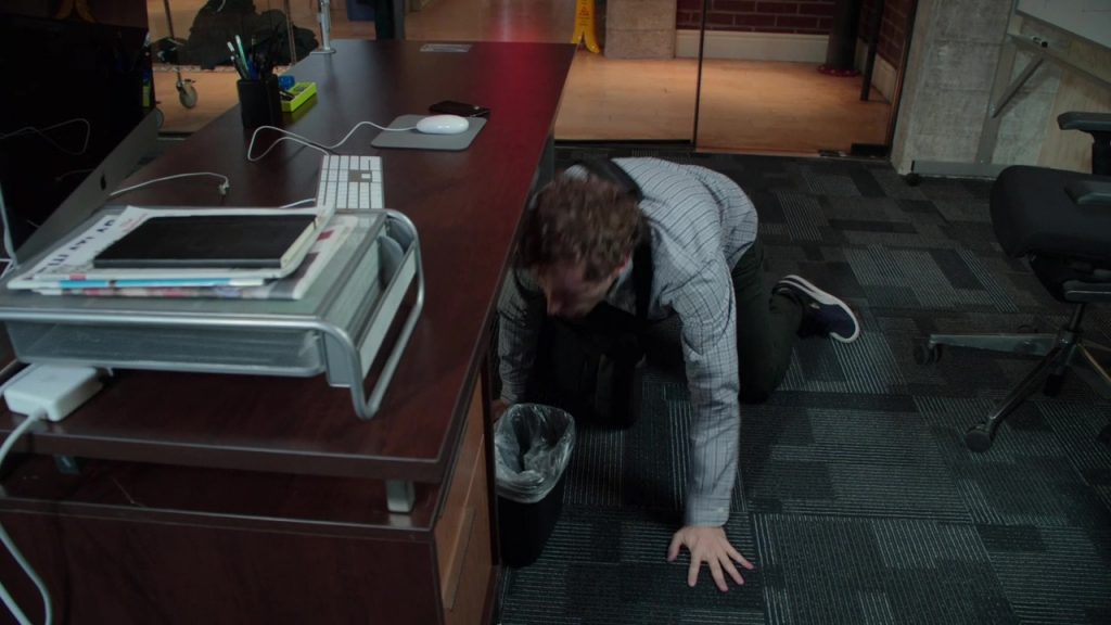 Apple iMac and Puma Shoes Worn by Thomas Middleditch in Silicon Valley - Grow Fast or Die Slow (2018) (Image 1)