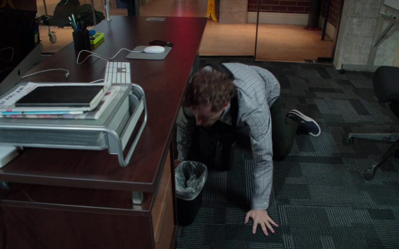 Apple iMac and Puma Shoes Worn by Thomas Middleditch in Silicon Valley - Grow Fast or Die Slow (2018) (Image 1)