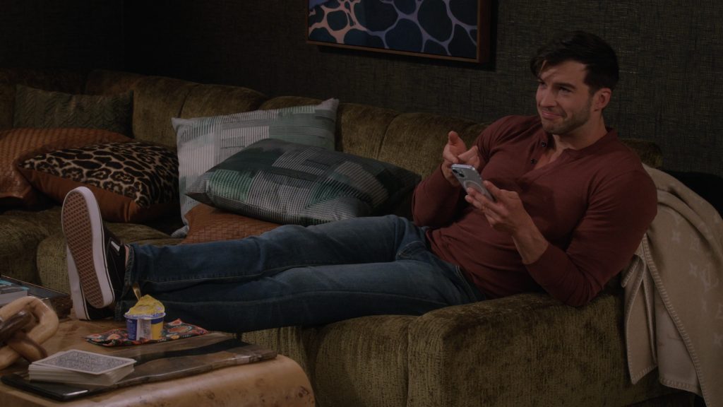 Apple iPhone, Vans Shoes in Mid-Century Modern S01E06 “Maid Serviced” (2025) (Image 6)