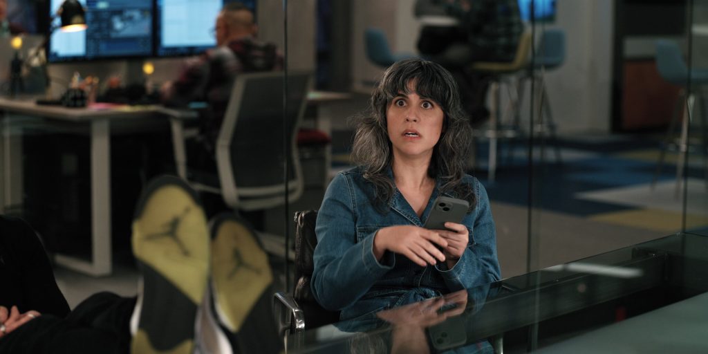 Apple iPhone and Nike Air Jordan Shoes in Mythic Quest S04E02 “1000%” (2025) (Image 1)
