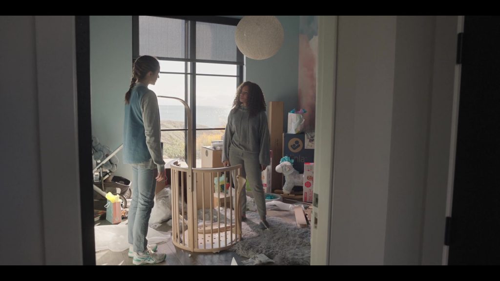 Asics Ladies Shoes of Actress Margaret Qualley as Alex in Maid S01E06 “M” (2021) (Image 1)