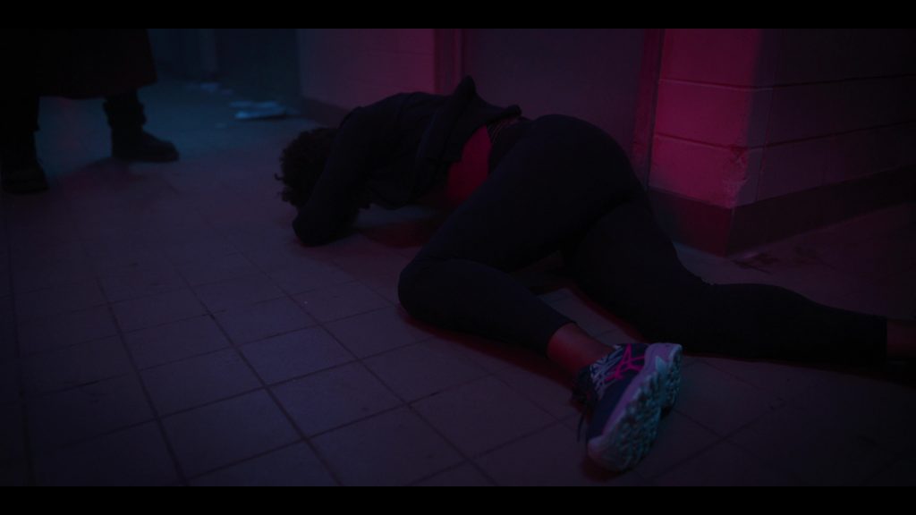 Asics Sneakers in Die Hart 2 - Die Harter (2024) (Image 1)