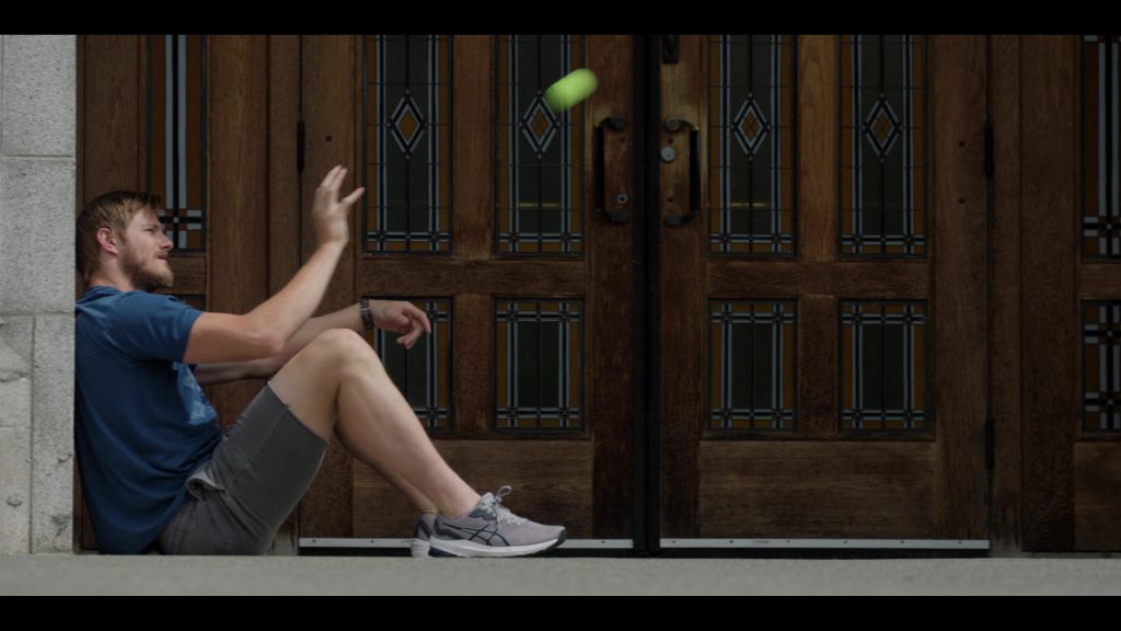 Asics Sneakers in Earth Abides S01E01 “Alone” (2024) (Image 4)