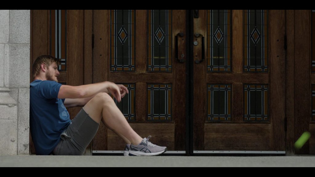 Asics Sneakers in Earth Abides S01E01 “Alone” (2024) (Image 5)