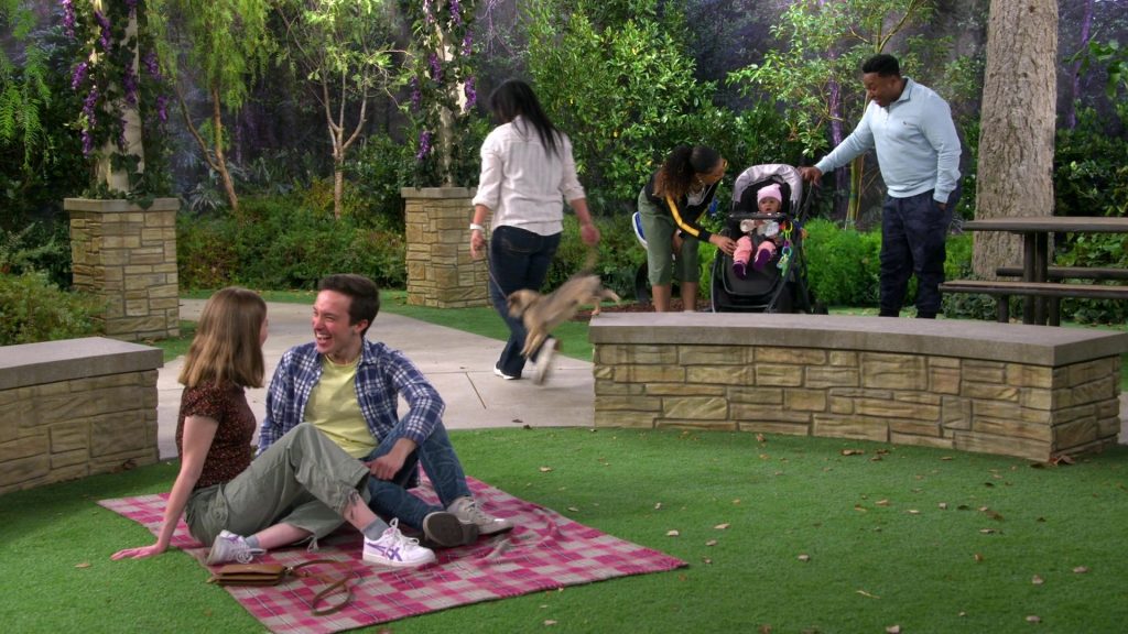 Asics Sneakers in The Neighborhood S07E17 “Welcome to Your Own Medicine” (2025) (Image 2)