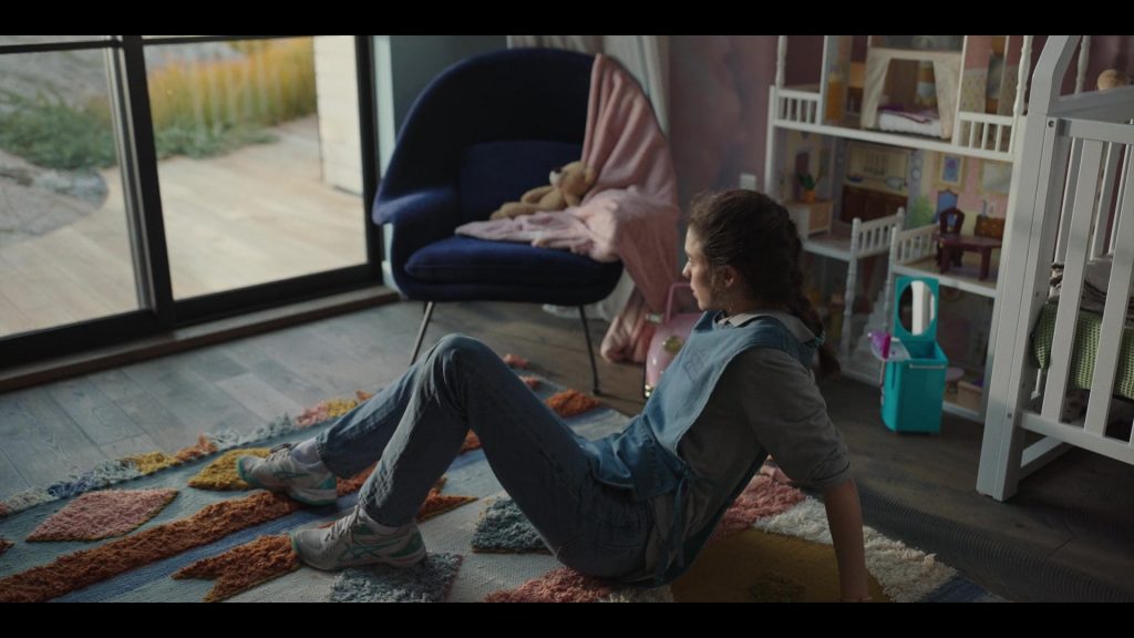 Asics Women's Shoes of Margaret Qualley as Alex in Maid S01E01 “Dollar Store” (2021) (Image 2)