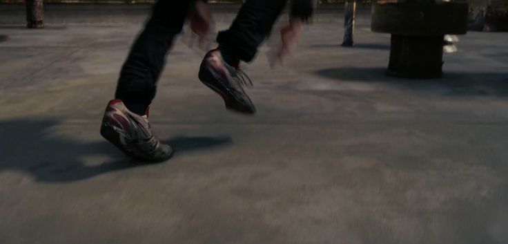 Asics shoes worn Andrew Garfield in The Amazing Spider-Man (2012) (Image 1)