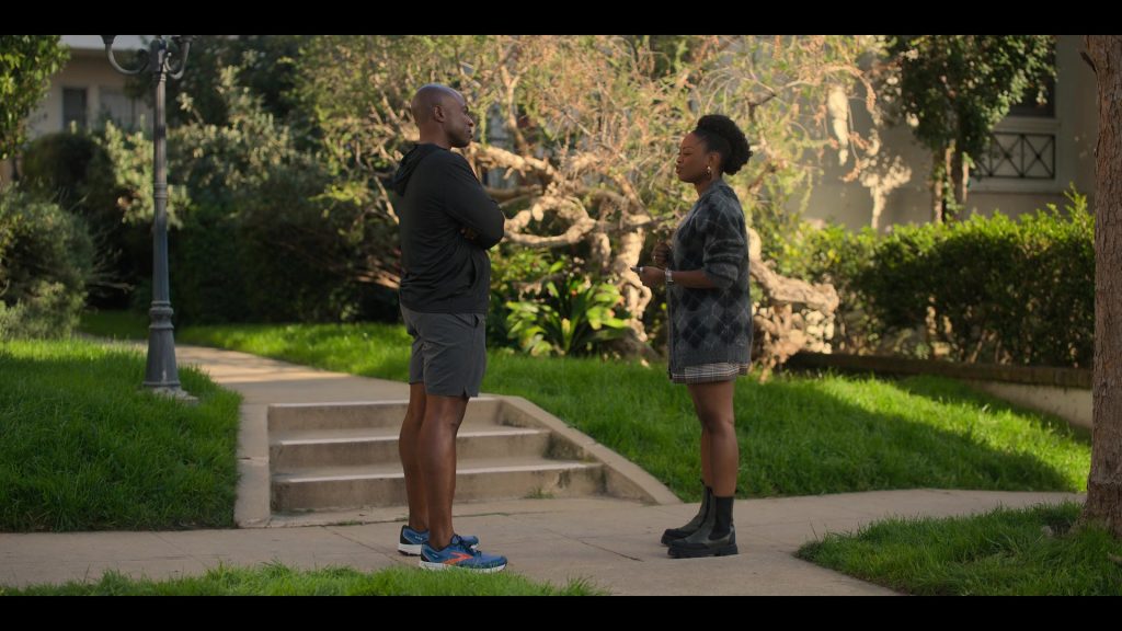Brooks Sneakers in The Lincoln Lawyer S03E03 “Strange Bedfellows” (2024) (Image 4)