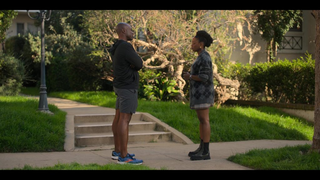 Brooks Sneakers in The Lincoln Lawyer S03E03 “Strange Bedfellows” (2024) (Image 7)