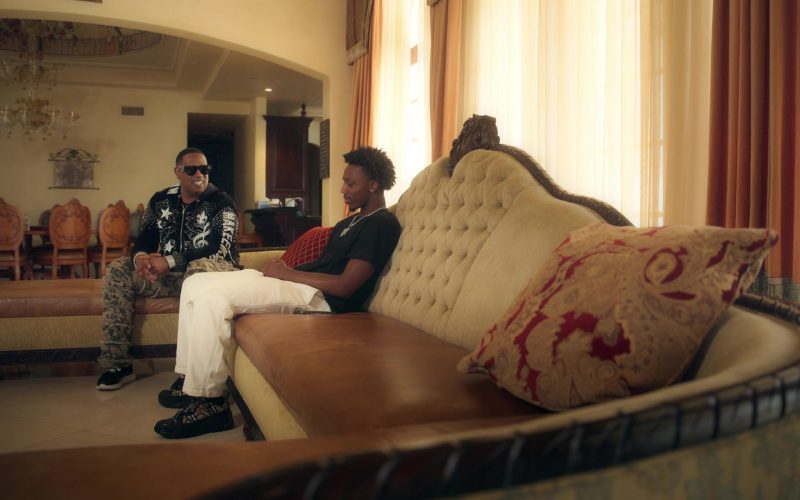 Burberry Arthur sneakers in Calabasas Confidential S01E01 “Calabasas Coded” (2026) (Image 1)
