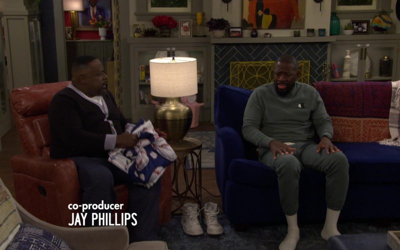 Champion Sweatshirt, Nike Sneakers in The Neighborhood S08E13 “Welcome to the Two-Ring Circus” (2026) (Image 1)