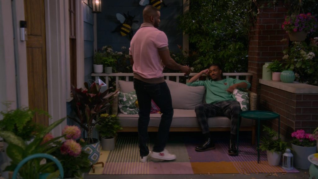 Comme des Garçons x Converse Shoes in The Upshaws S06E05 “Grifter, Grifter” (2025) (Image 2)