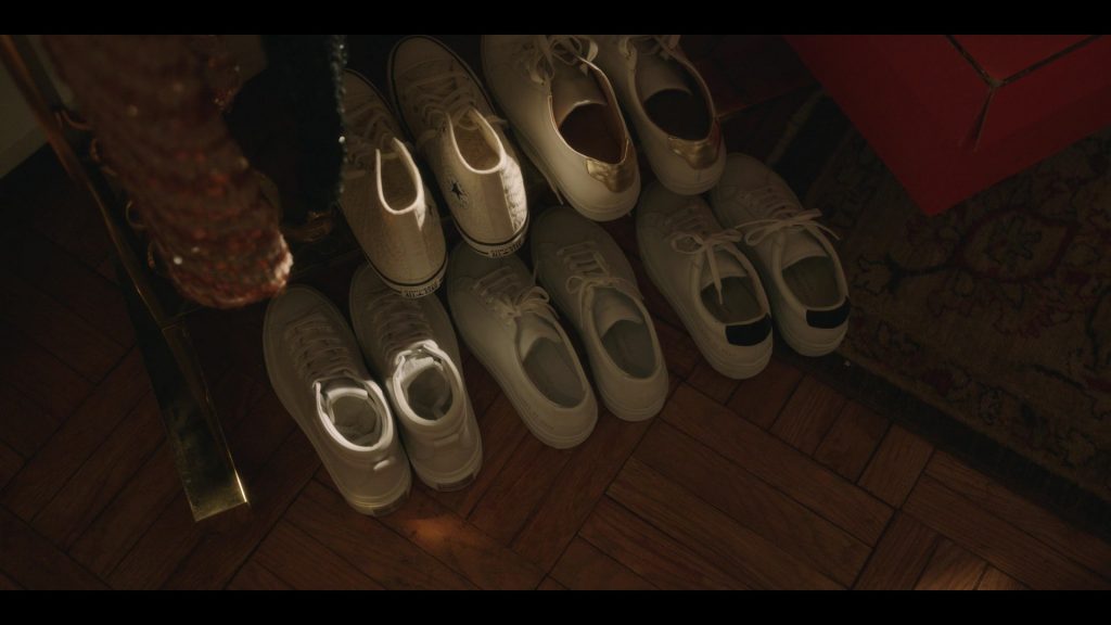 Converse All-Star Shoes in Gossip Girl S02E01 “Deb Brawl in a Blue Dress” (2022) (Image 1)
