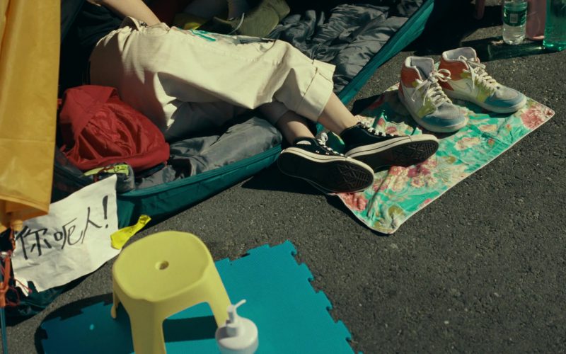 Converse And Nike in Expats S01E06 “Home” (2024) (Image 1)