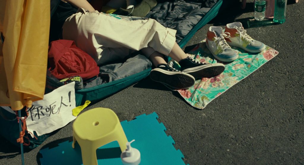 Converse And Nike in Expats S01E06 “Home” (2024) (Image 2)