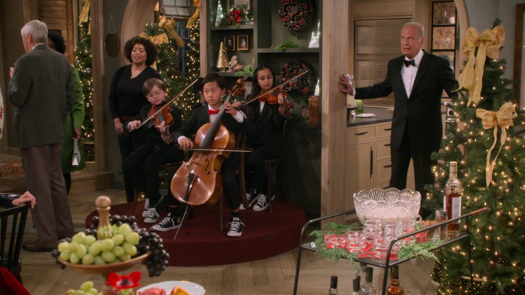 Converse Black Shoes in Frasier S01E10 “Reindeer Games” (2023) (Image 1)