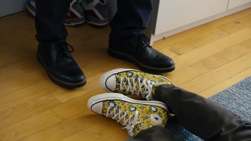 Converse Chuck 70 Hi Sneakers in Law & Order - Organized Crime S01E04 “The Stuff That Dreams Are Made Of” (2021) (Image 1)
