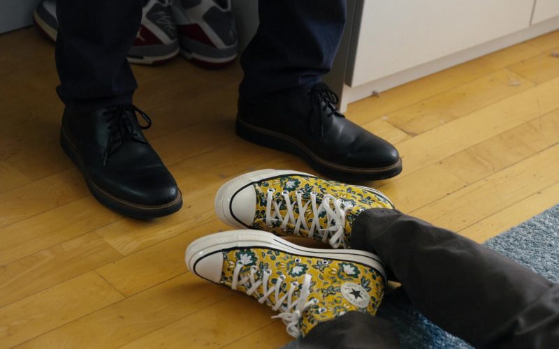 Converse Chuck 70 Hi Sneakers in Law & Order - Organized Crime S01E04 “The Stuff That Dreams Are Made Of” (2021) (Image 1)