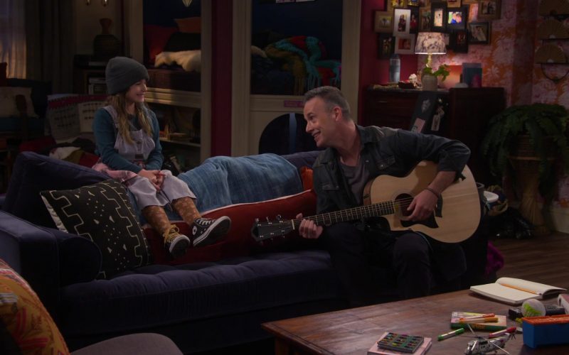 Converse Girls Shoes of Quinn Copeland as Izzy in Punky Brewster S01E03 “Two First Dates” (2021) (Image 1)