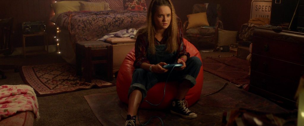 Converse HiTop Sneakers of Isabelle Allen as Sarah in Max Cloud (2020) (Image 1)