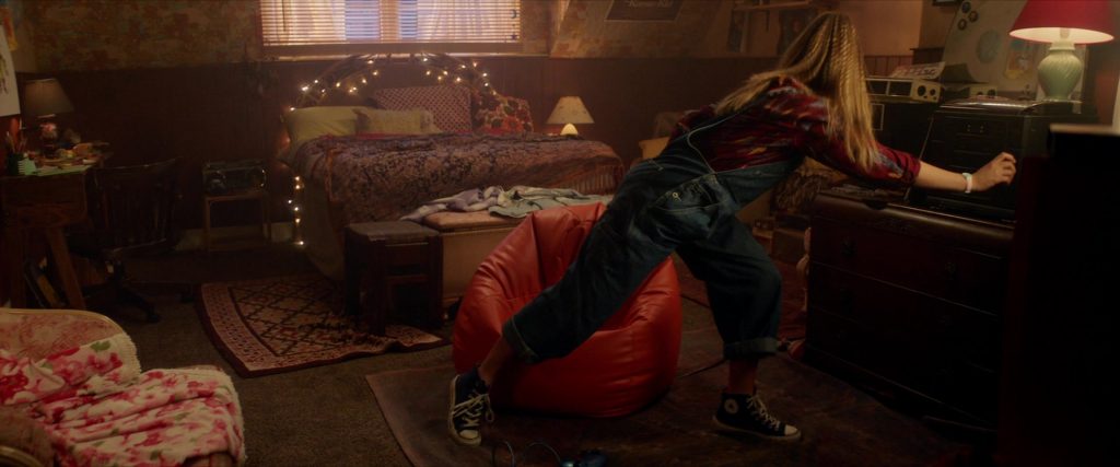 Converse HiTop Sneakers of Isabelle Allen as Sarah in Max Cloud (2020) (Image 2)