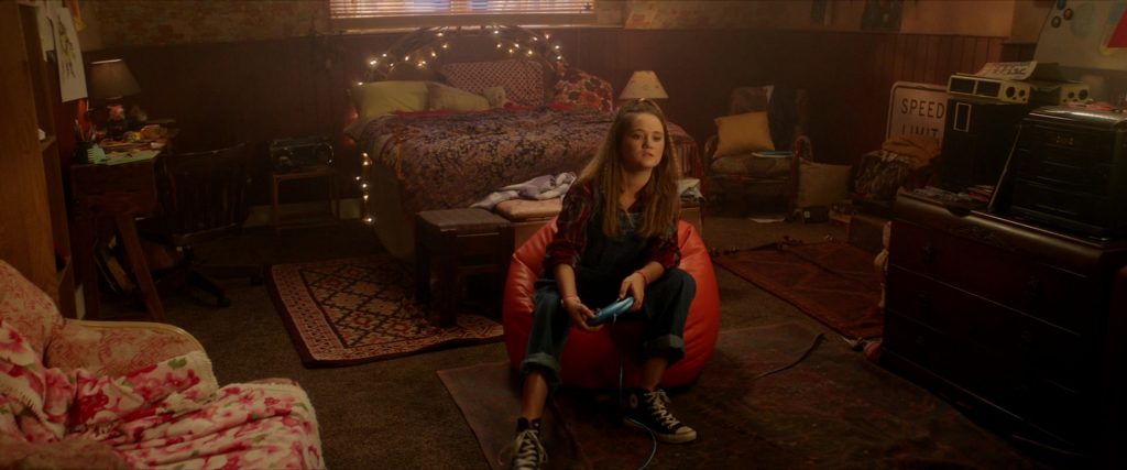Converse HiTop Sneakers of Isabelle Allen as Sarah in Max Cloud (2020) (Image 3)