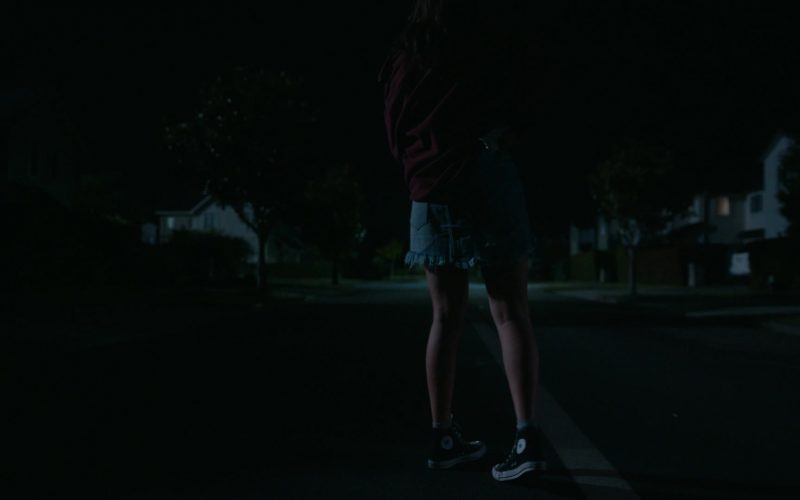 Converse High Top Shoes of Sarah Pidgeon as Leah Rilke in The Wilds S01E06 “Day Twelve” (2020) (Image 1)