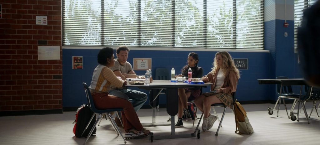 Converse Platform Shoes of Brec Bassinger as Courtney Whitmore in Stargirl S03E05 “Frenemies – Chapter Five - The Thief” (2022) (Image 1)