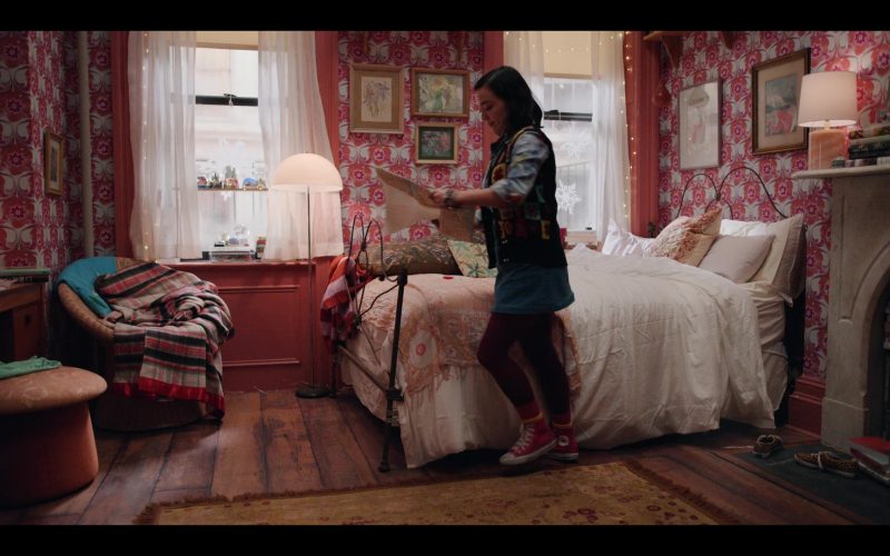 Converse Red Shoes of Midori Francis in Dash & Lily S01E02 “Lily” (2020) (Image 1)