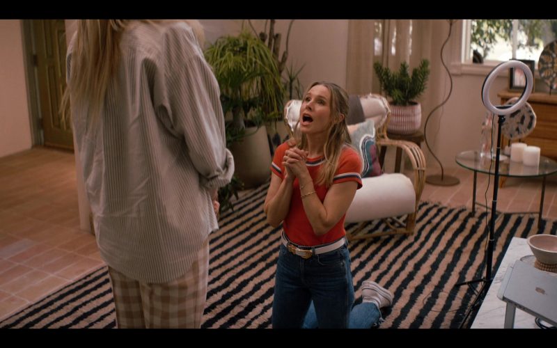 Converse Shoes and Apple MacBook in Nobody Wants This S01E10 (2024) (Image 1)