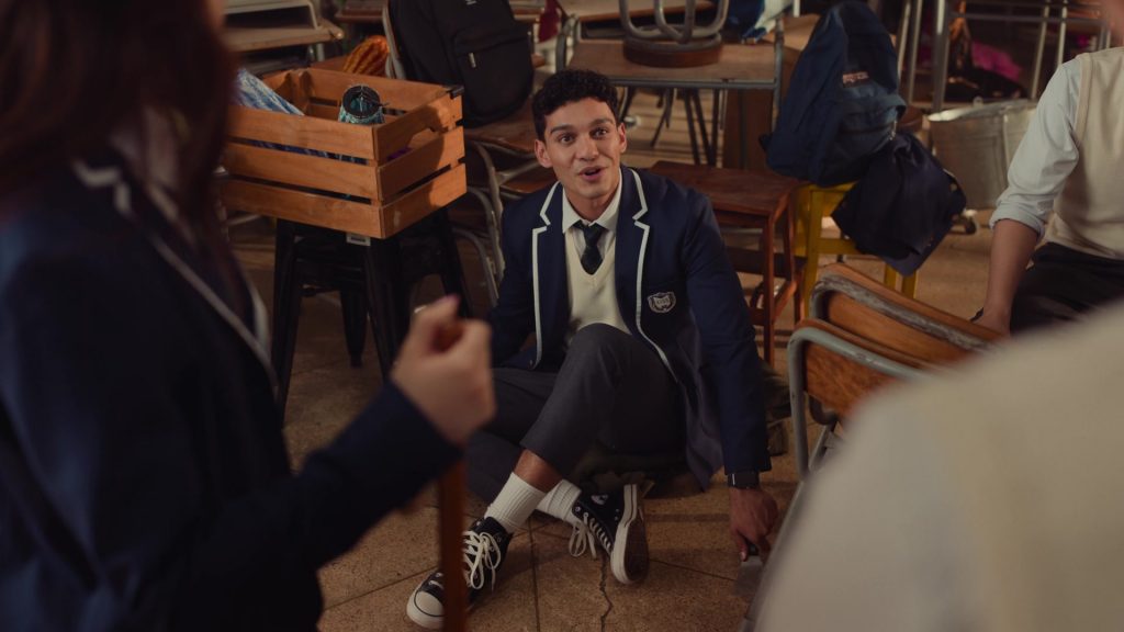 Converse Shoes and JanSport Backpack in XO Kitty S02E02 “Never Been Kissed” (2025) (Image 1)
