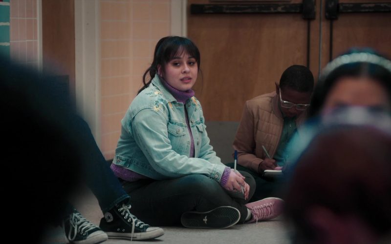 Converse Shoes in A.P. Bio S04E01 “Tornado!” (2021) (Image 1)