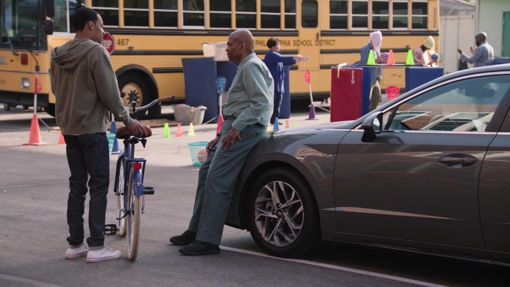 Converse Shoes in Abbott Elementary S05E01 “Team Building” (2025) (Image 1)